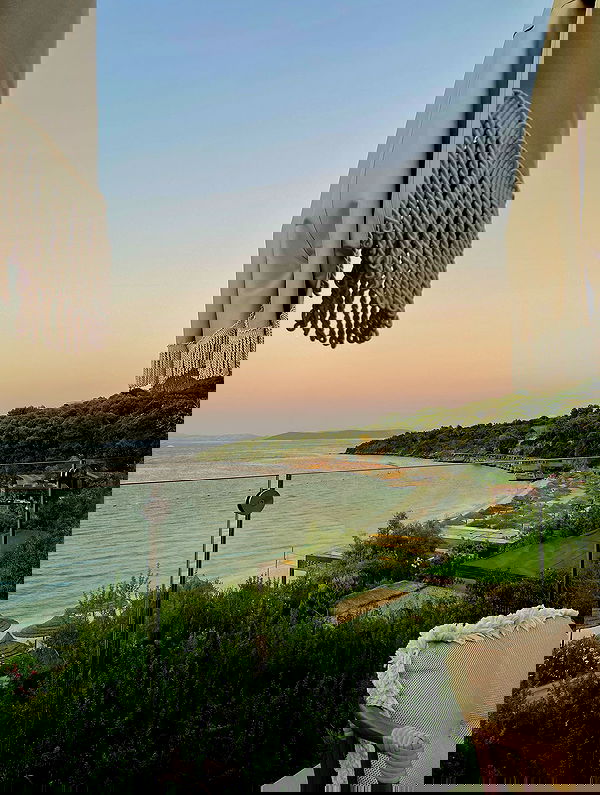 eceebayraktr image ~ Altpins