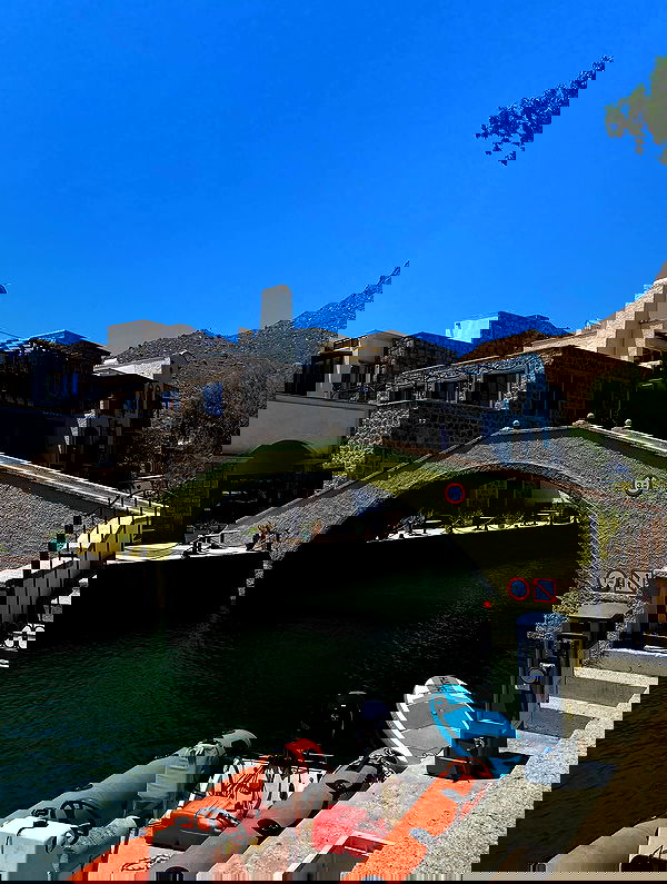 eceebayraktr image ~ Altpins