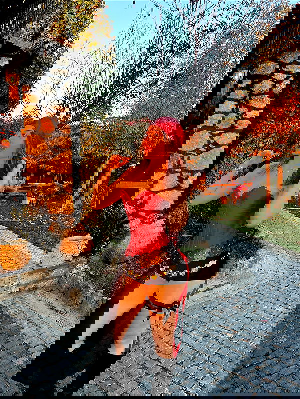 eceebayraktr image ~ Altpins