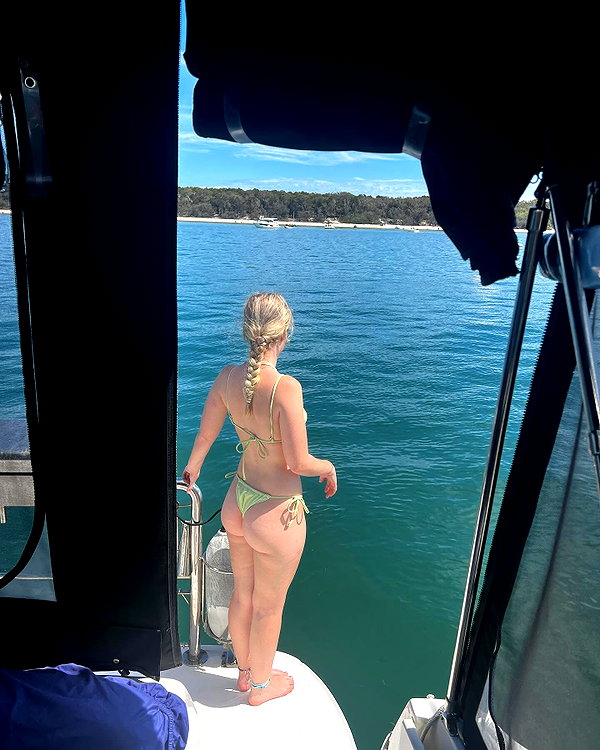 eemilyryan_ instagram image archive image