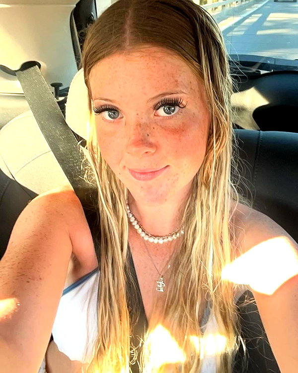 eemilyryan_ eemilyryan_ archive image