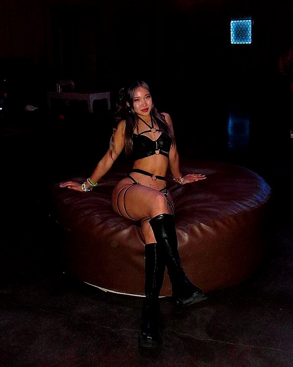 eevee.173 instagram image archive image