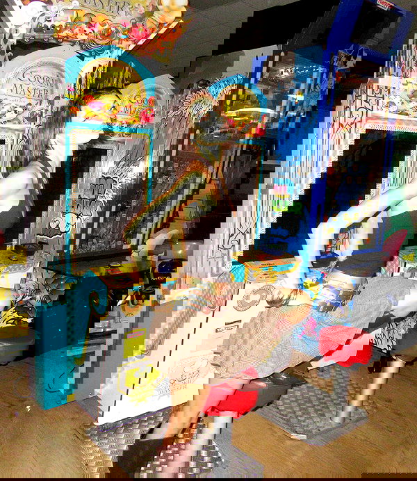 efrat_elmalich image ~ Altpins