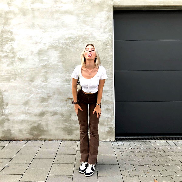 elena.zbt instagram image archive image