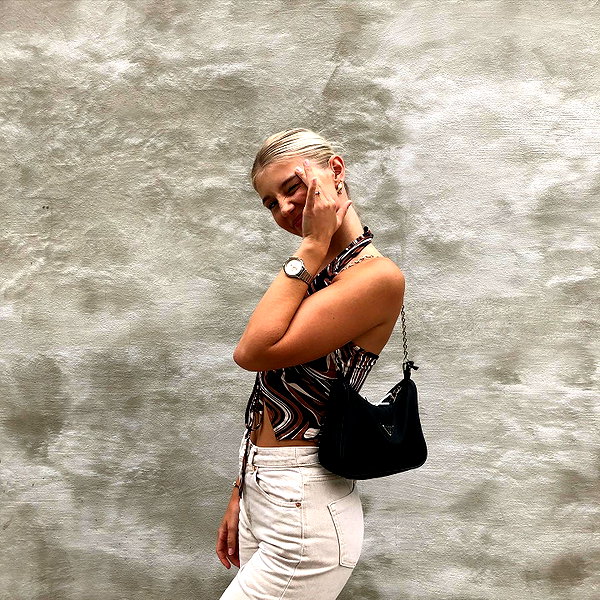 elena.zbt instagram image archive image