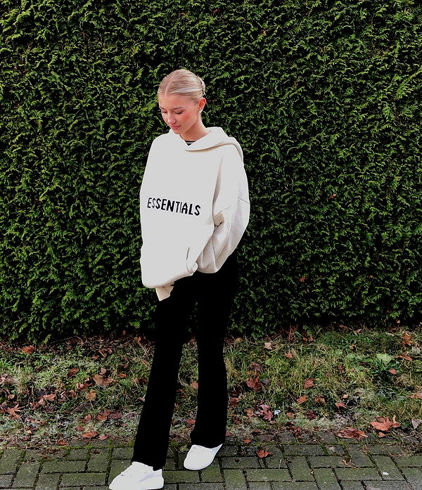 elena.zbt instagram image archive image