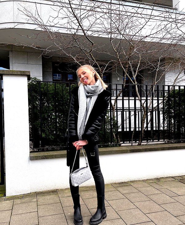 elena.zbt instagram image archive image