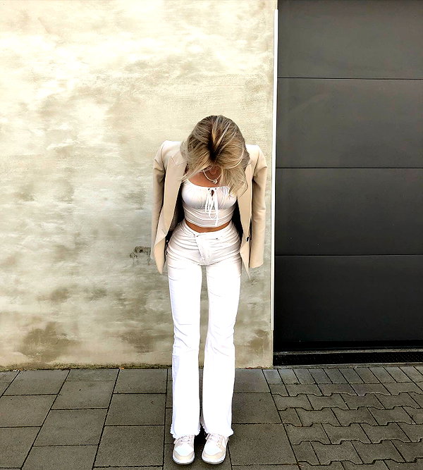 elena.zbt instagram image archive image