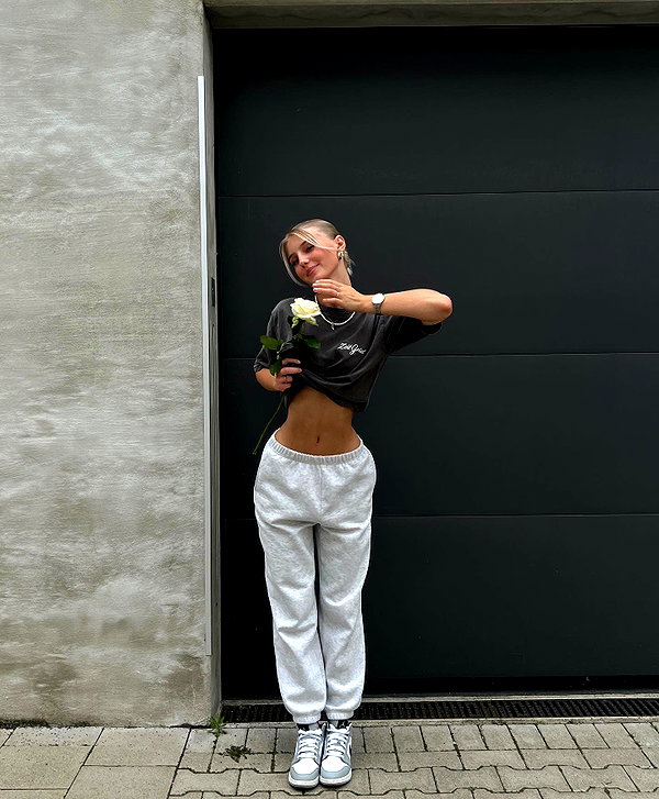 elena.zbt instagram image archive image