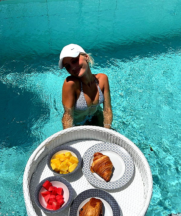 elena.zbt instagram image archive image