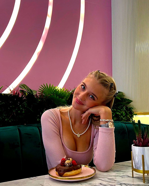 elena.zbt instagram image archive image