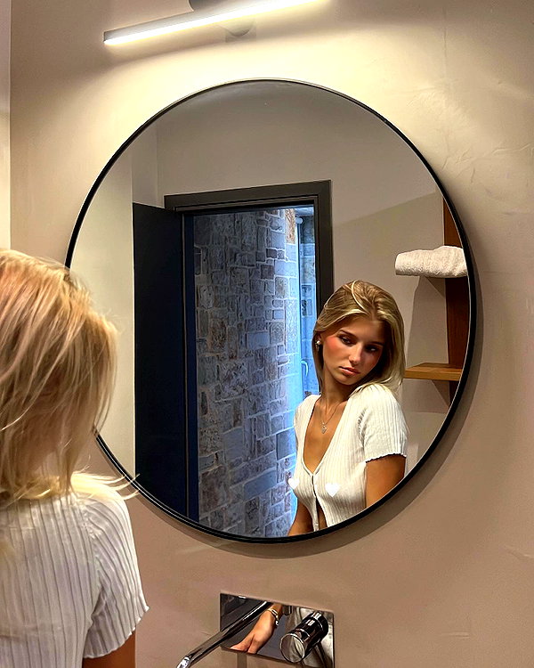 elena.zbt instagram image archive image