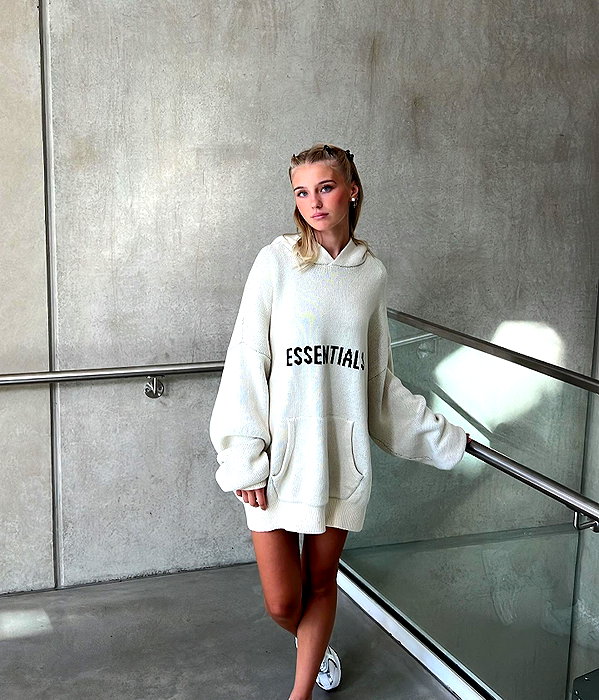 elena.zbt instagram image archive image