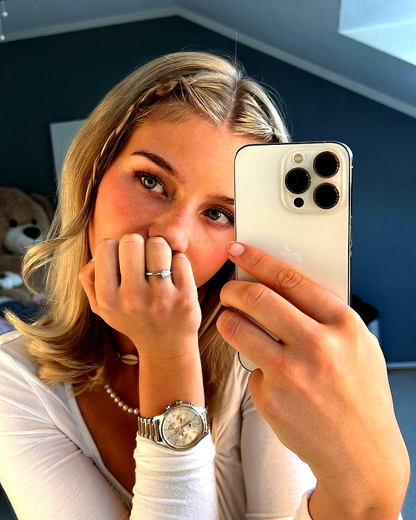 elena.zbt instagram image archive image
