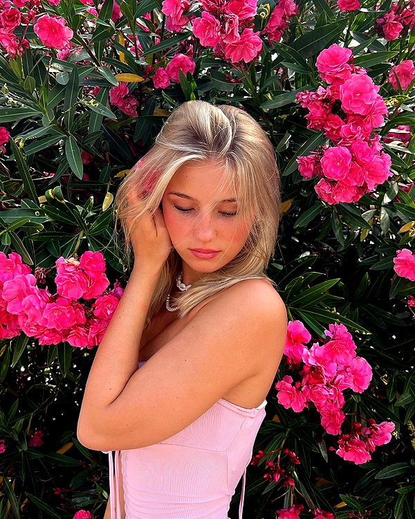 elena.zbt instagram image archive image