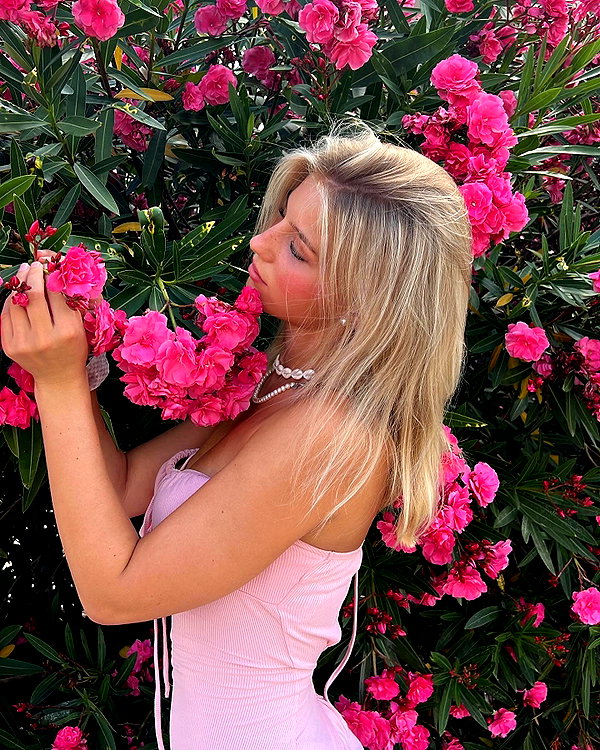 elena.zbt instagram image archive image