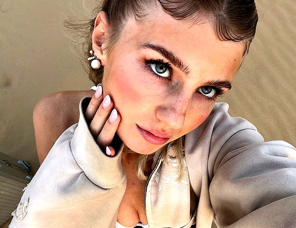 elena.zbt instagram image archive image