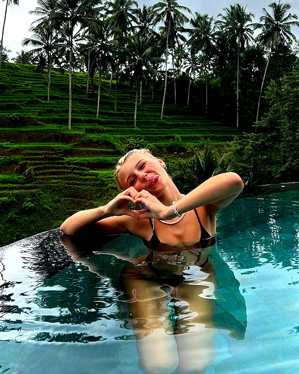elena.zbt instagram image archive image