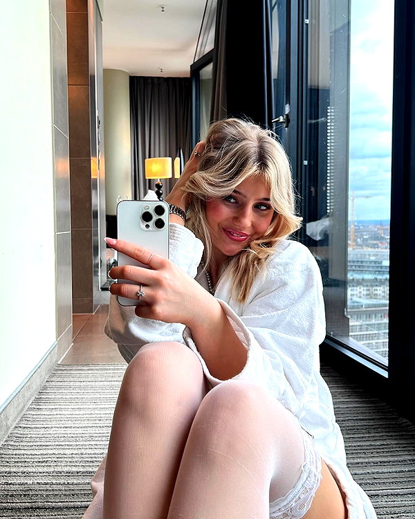 elena.zbt instagram image archive image
