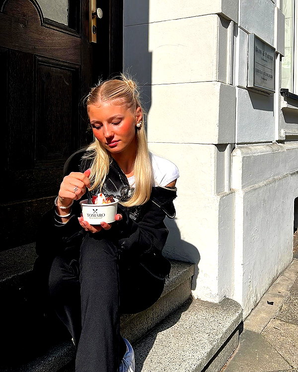 elena.zbt instagram image archive image