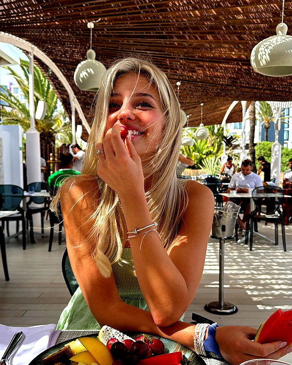 elena.zbt instagram image archive image