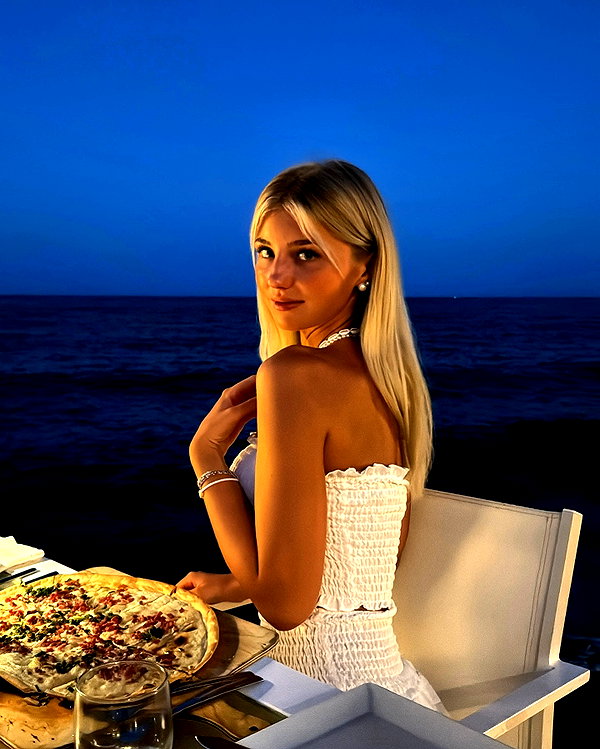 elena.zbt instagram image archive image