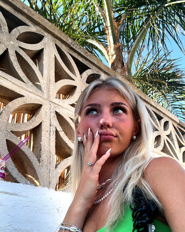 elena.zbt instagram image archive image