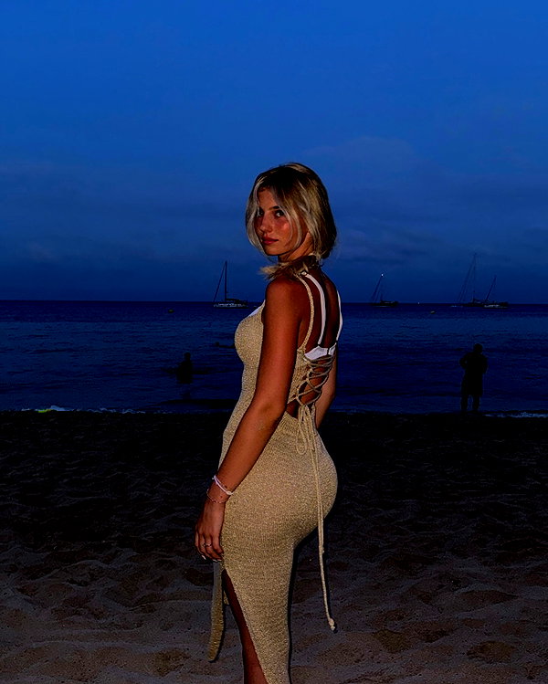 elena.zbt instagram image archive image