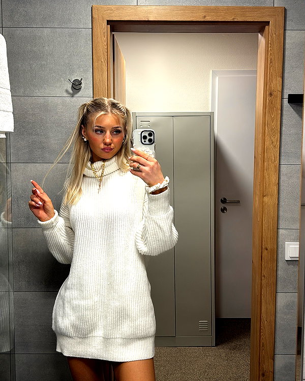 elena.zbt instagram image archive image
