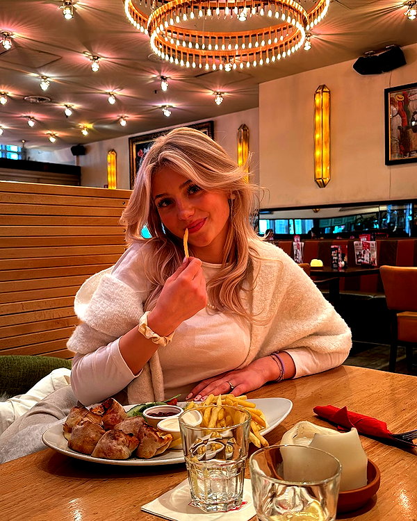elena.zbt instagram image archive image
