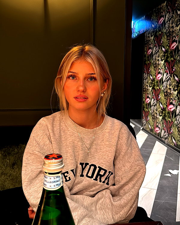 elena.zbt instagram image archive image