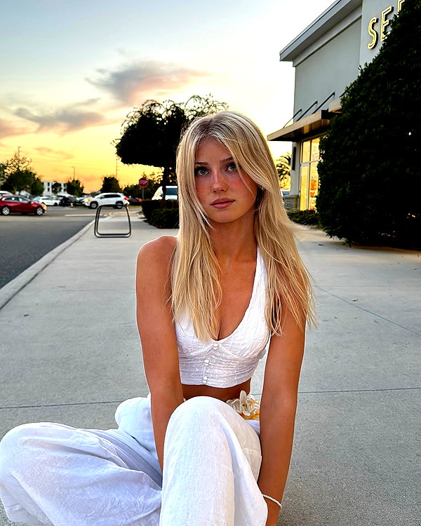 elena.zbt instagram image archive image