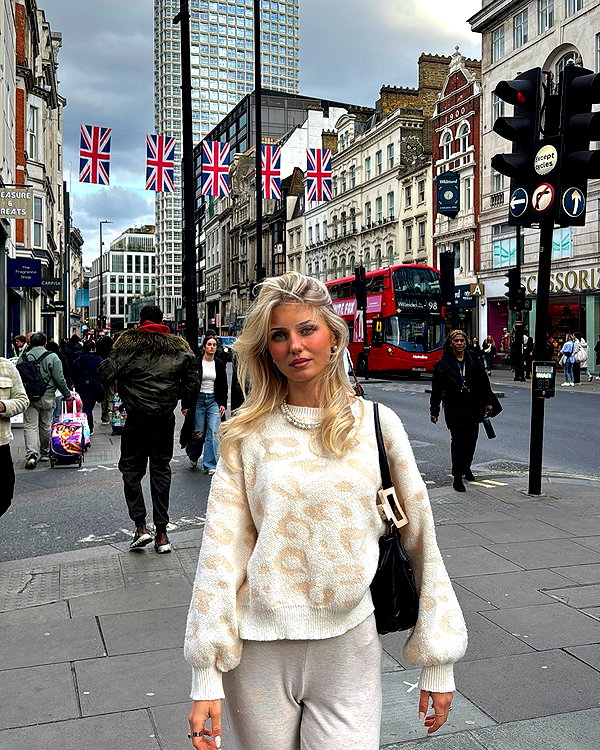 elena.zbt instagram image archive image
