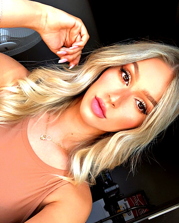 elena_blur instagram image archive image
