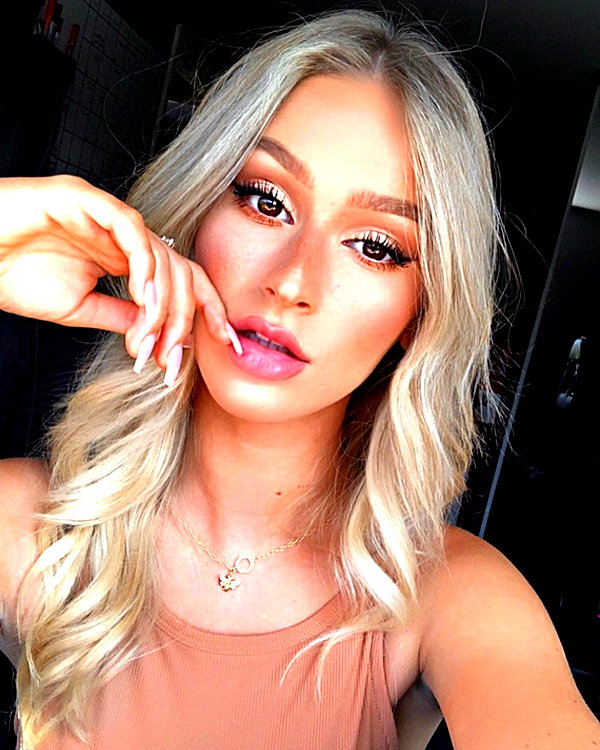 elena_blur instagram image archive image