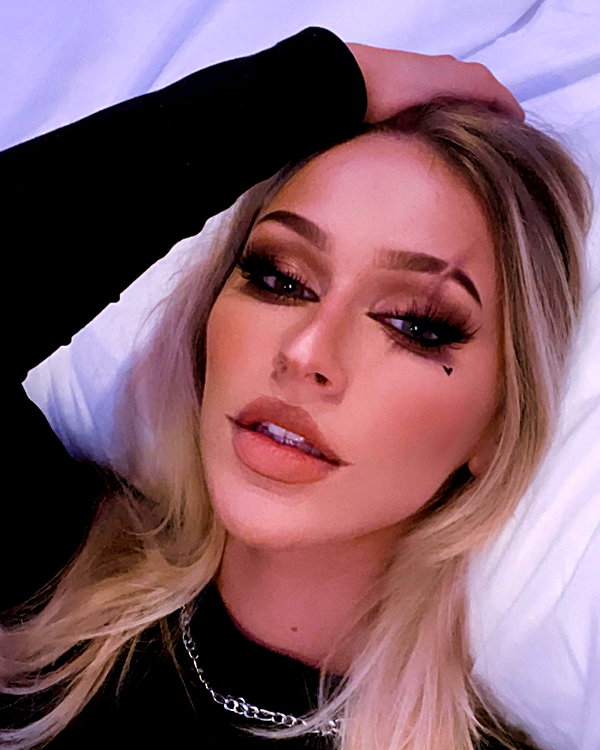 elena_blur instagram image archive image