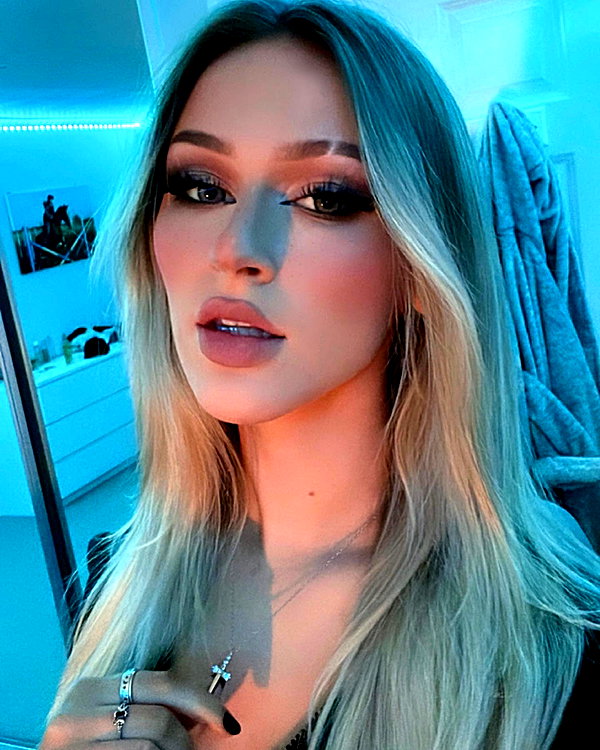 elena_blur instagram image archive image