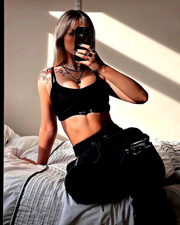 elena_blur instagram image archive image
