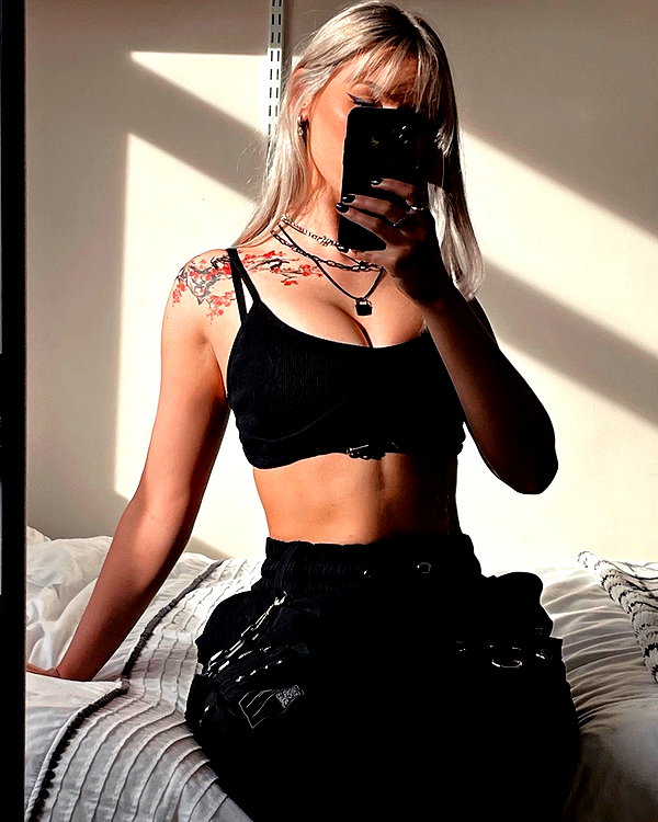 elena_blur instagram image archive image