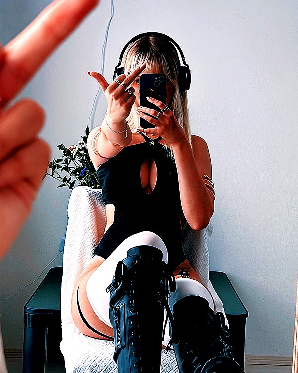 elena_blur instagram image archive image