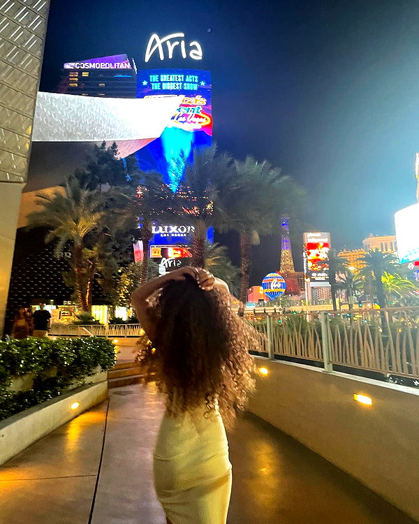 eliana.kalogeras instagram image archive image