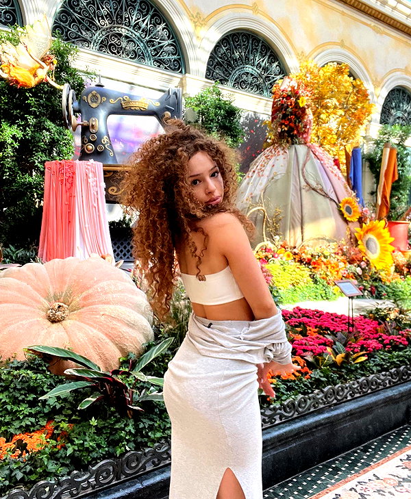 eliana.kalogeras instagram image archive image