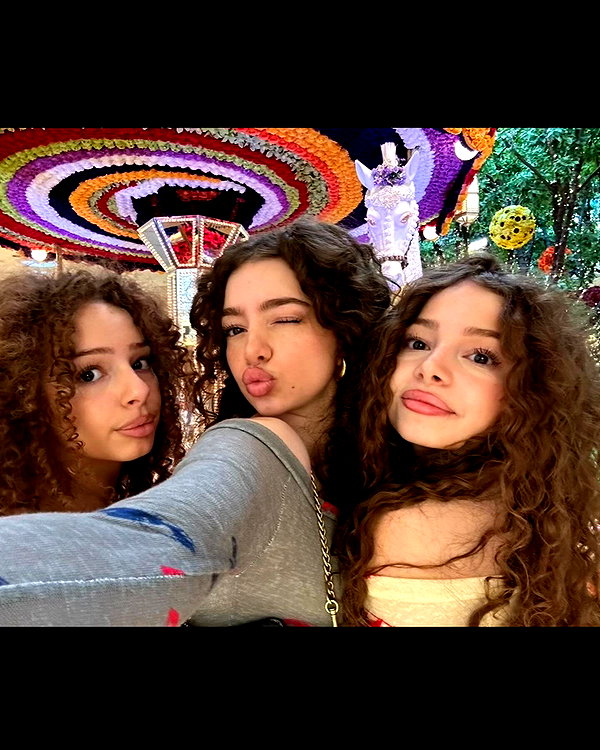 eliana.kalogeras instagram image archive image