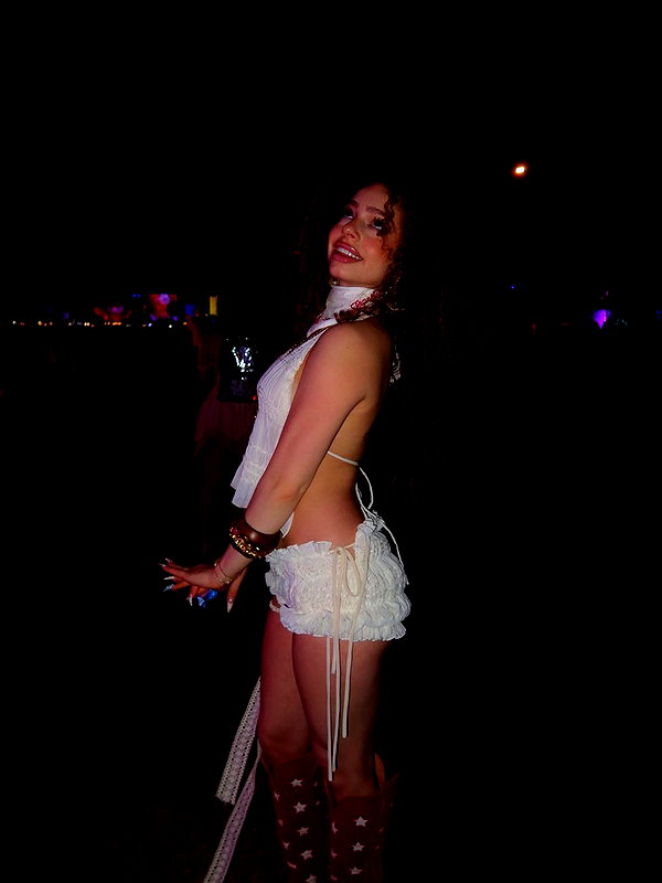 eliana.kalogeras instagram image archive image