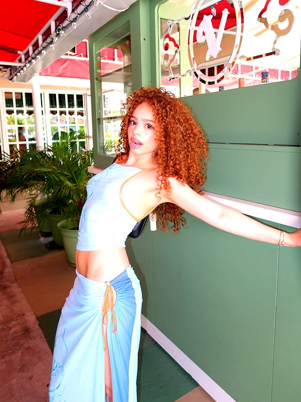 eliana.kalogeras instagram image archive image