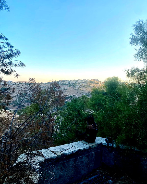 ella_loilta18.4 instagram image archive image