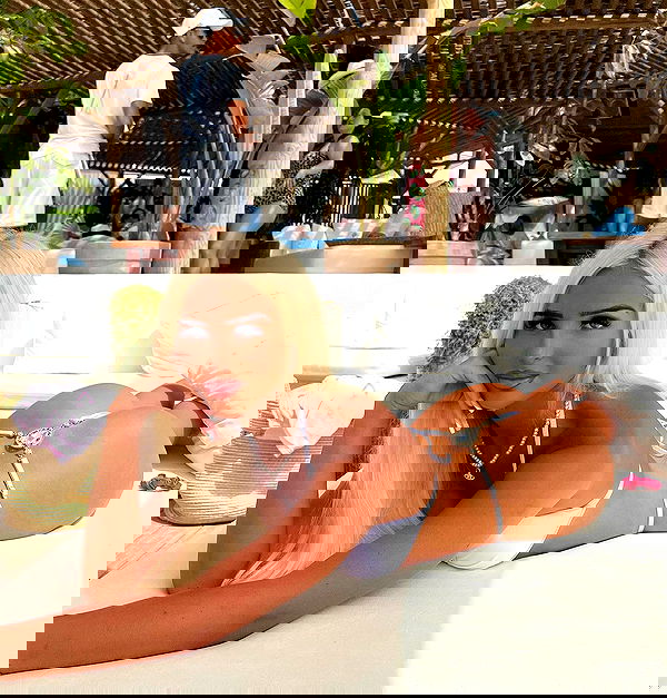 ellie.coldwell image ~ Altpins