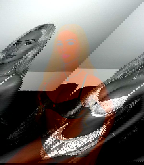 ellie.coldwell image ~ Altpins