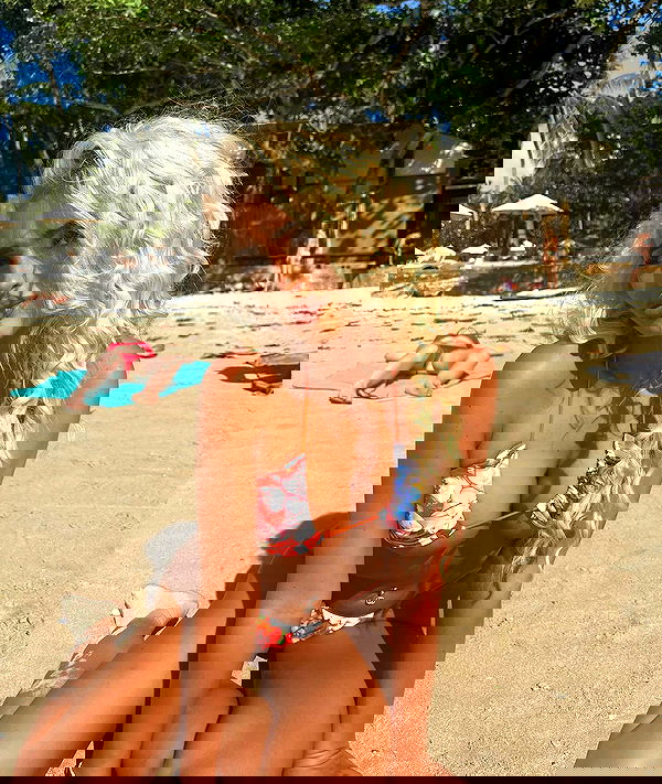 ellie.coldwell image ~ Altpins