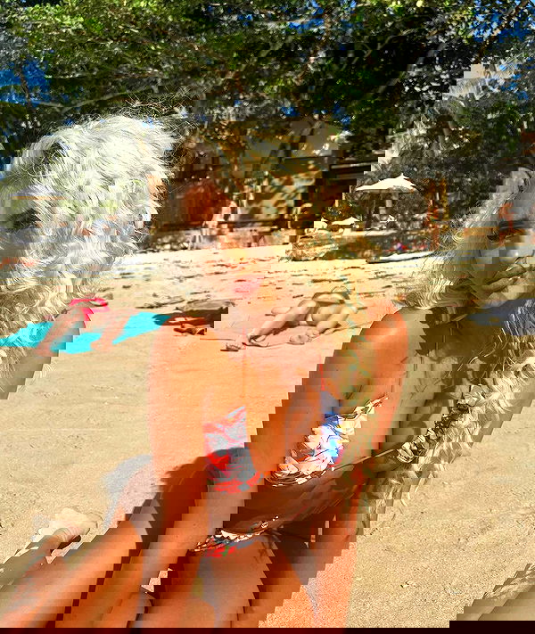 ellie.coldwell image ~ Altpins